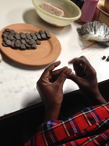 Where to shop for crafts and curios in Nairobi 5 Kazuri beads nairobi